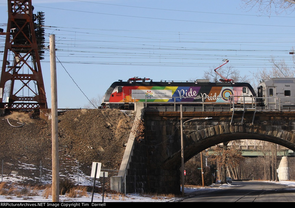 NJT 4609 at the signal bridge